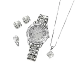 5 Részes Luxus Női Karóra és Ékszer Szett Strasszkövekkel - Ezüst Színben VJ9749671-S
