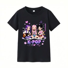 K-POP Energikus Lánybanda – Képregényes Rövidujjú Póló 65M2K5G420-3