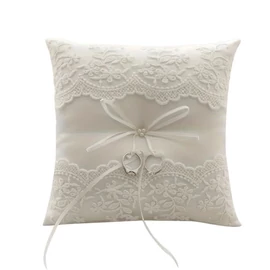 Elegáns csipkés esküvői gyűrűpárna – 20x20 cm BL91433