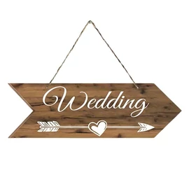 Rusztikus fa esküvői irányjelző tábla – "Wedding" felirattal QE2227056